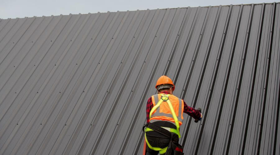 Professional metal roof installation services in Wellington, IL